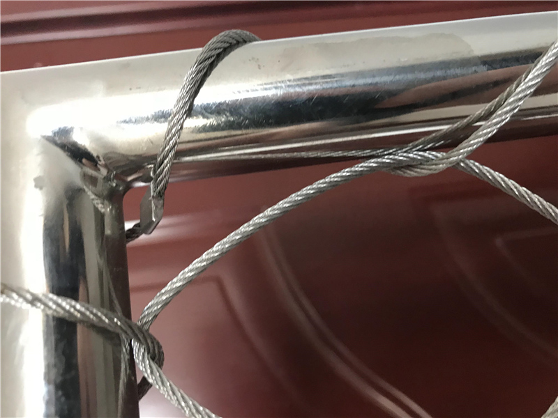 1551772340835408.jpg 不鏽鋼繩卡扣網.JPG